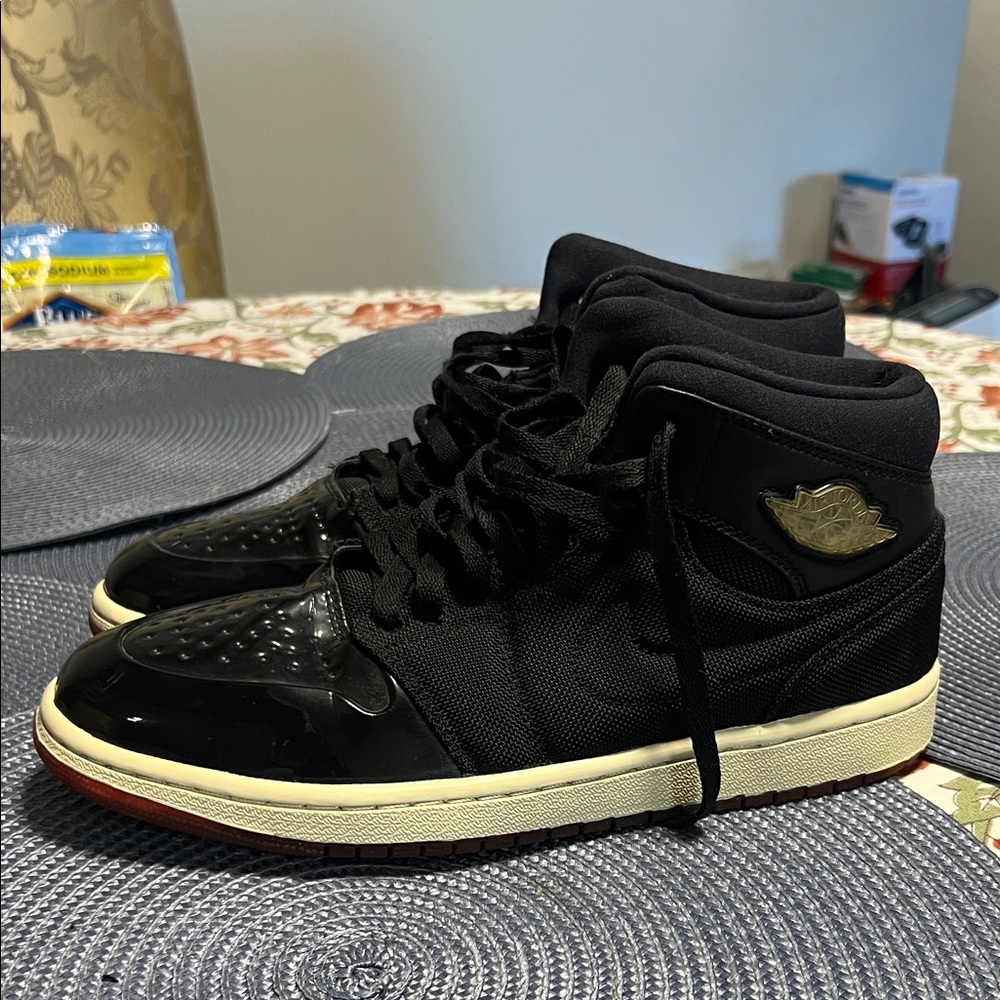 Nike Black and White Sneakers